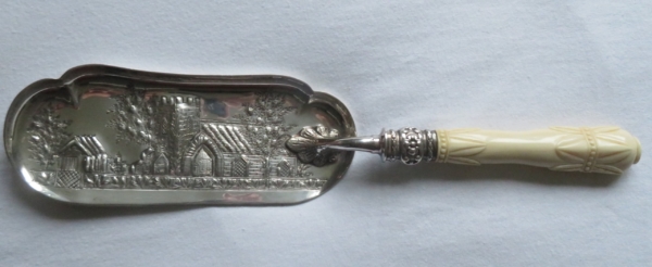 Edwardian Crumb Scoop by Walker and Hall