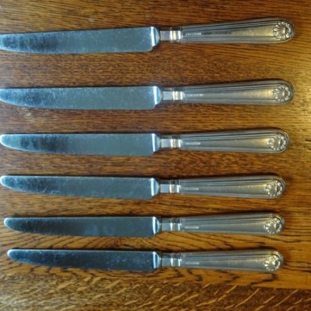 Thread and shell tableknives